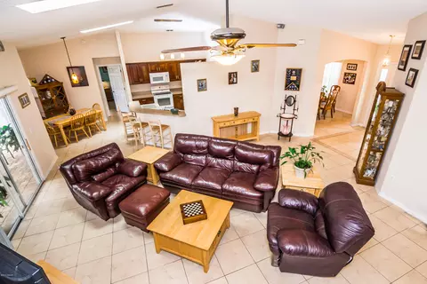 3324 Pine Tree Dr, Edgewater, FL 32141 photo 9
