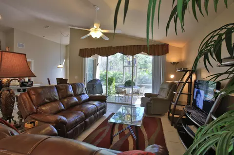 1225 Crown Pointe Ln, Ormond Beach, FL 32174 photo 4