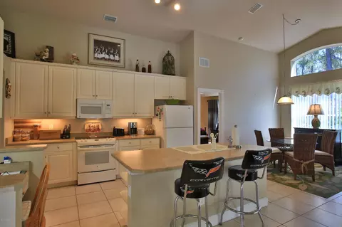 1225 Crown Pointe Ln, Ormond Beach, FL 32174 photo 5