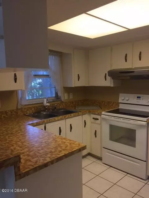 916 Northbrook Dr, Ormond Beach, FL 32174 photo 9