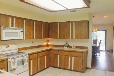 18 Cold Spring Ct, Palm Coast, FL 32137 photo 12