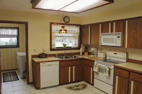 18 Cold Spring Ct, Palm Coast, FL 32137 photo 4