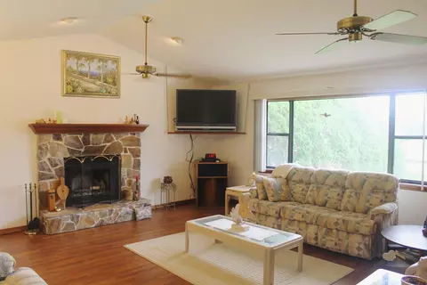 18 Cold Spring Ct, Palm Coast, FL 32137 photo 8