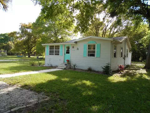 5744 Travis St, Mims, FL 32754 photo 2