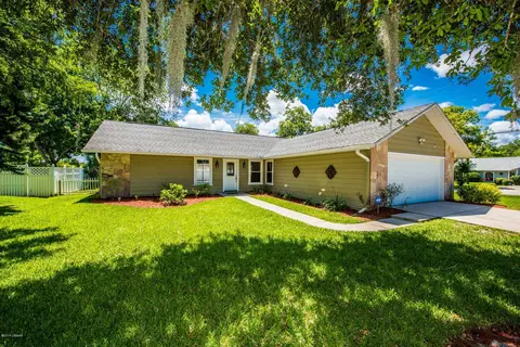 1 Sandy Lake Cir, Ormond Beach, FL 32174 photo 2