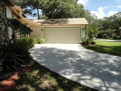 1526 Orange Tree Dr, Edgewater, FL 32132 photo 3