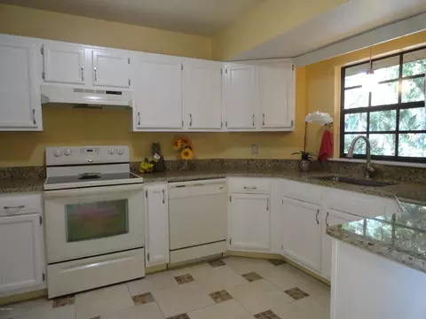 1526 Orange Tree Dr, Edgewater, FL 32132 photo 9