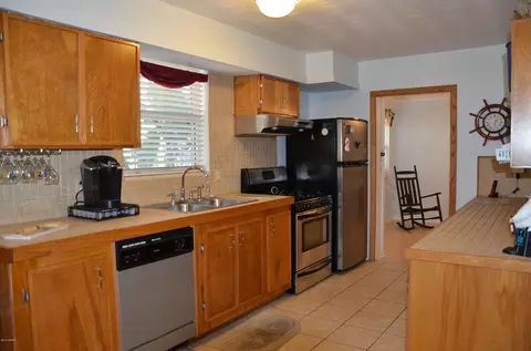 130 Magnolia Ave, Edgewater, FL 32132 photo 3