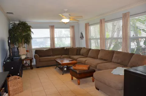 130 Magnolia Ave, Edgewater, FL 32132 photo 10