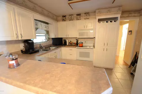 815 Riverside Dr, Ormond Beach, FL 32176 photo 6