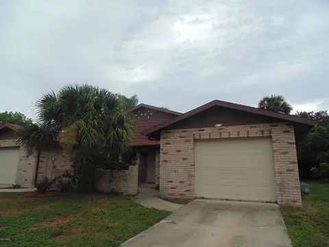 303 Paradise Ln, Edgewater, FL 32132 photo 1