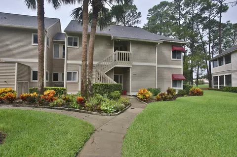 28 S Magnolia Dr, Ormond Beach, FL 32174 photo 2