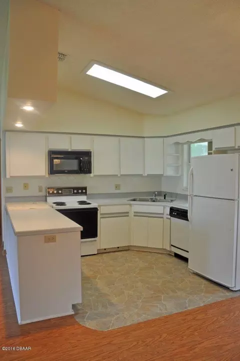 2904 Pine Tree Dr, Edgewater, FL 32141 photo 10