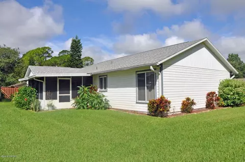 2904 Pine Tree Dr, Edgewater, FL 32141 photo 4