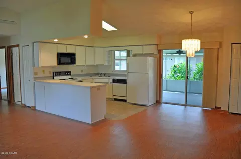 2904 Pine Tree Dr, Edgewater, FL 32141 photo 8
