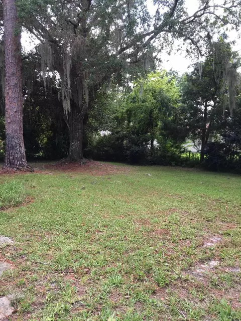 2208 Pine Tree Dr, Edgewater, FL 32141 photo 3