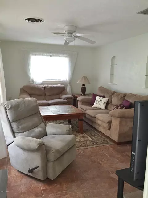 116 E Knapp Ave, Edgewater, FL 32132 photo 9