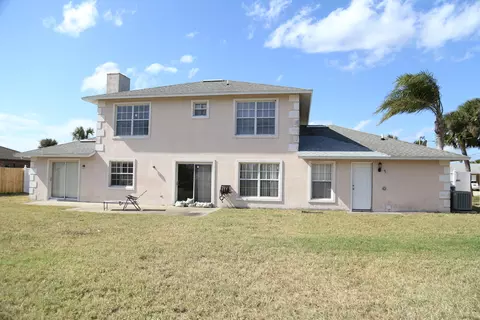 4 E Sovereign Ln, Ormond Beach, FL 32176 photo 3