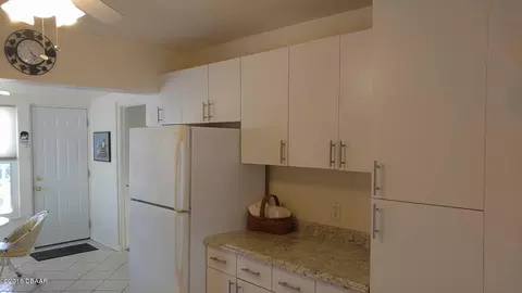 16 Hibiscus Dr, Ormond Beach, FL 32176 photo 5