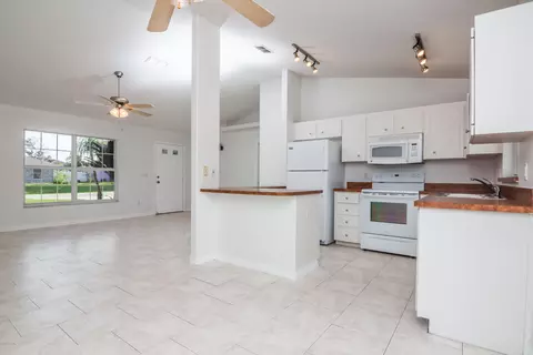3044 Sabal Palm Dr, Edgewater, FL 32141 photo 4