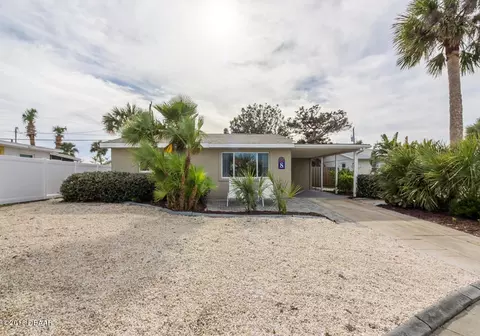 8 Seaside Dr, Ormond Beach, FL 32176 photo 2
