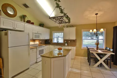 40 Peruvian Ln, Ormond Beach, FL 32174 photo 3