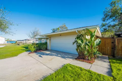 42 Crystal Cir, Ormond Beach, FL 32174 photo 2