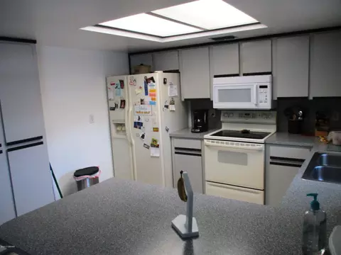 2525 Pine Tree Dr, Edgewater, FL 32141 photo 6