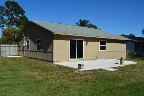 2510 Yule Tree Dr, Edgewater, FL 32141 photo 14