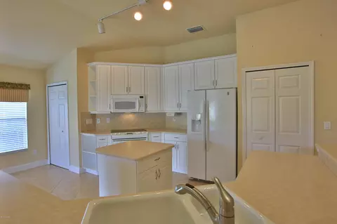 1258 Crown Pointe Ln, Ormond Beach, FL 32174 photo 10