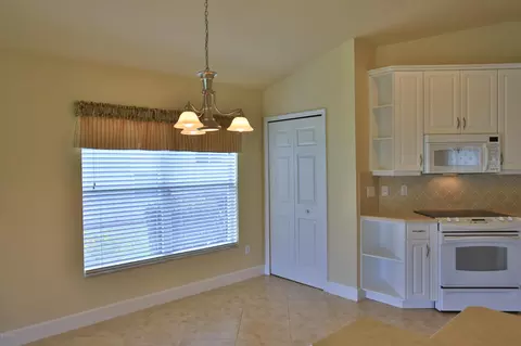 1258 Crown Pointe Ln, Ormond Beach, FL 32174 photo 7