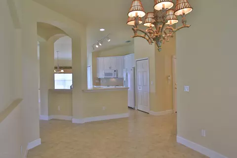 1258 Crown Pointe Ln, Ormond Beach, FL 32174 photo 11