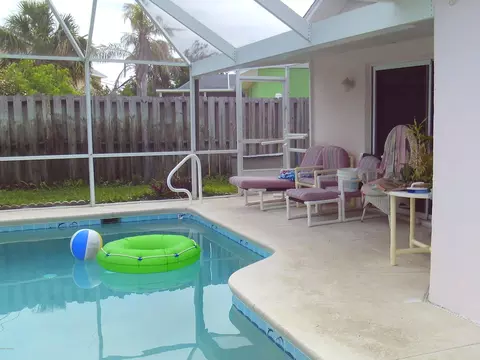 33 Capistrano Dr, Ormond Beach, FL 32176 photo 3