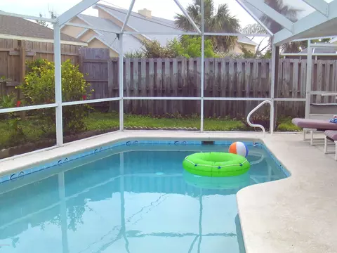 33 Capistrano Dr, Ormond Beach, FL 32176 photo 2