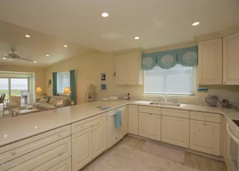 7 Ocean Dr, Ormond Beach, FL 32176 photo 2