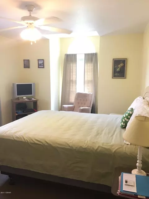 1621 Orange Tree Dr, Edgewater, FL 32132 photo 9