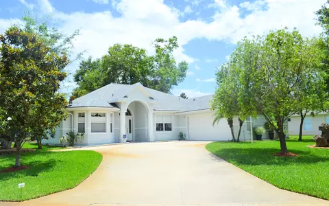 18 Flowertree Dr, Ormond Beach, FL 32174 photo 1