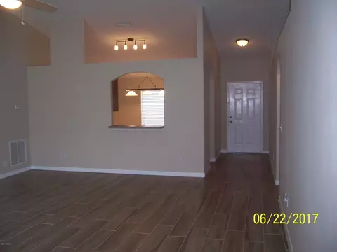 2824 Pine Tree Dr, Edgewater, FL 32141 photo 7