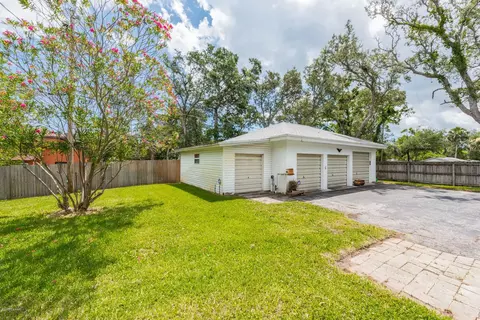 689 S Ridgewood Ave, Ormond Beach, FL 32174 photo 4