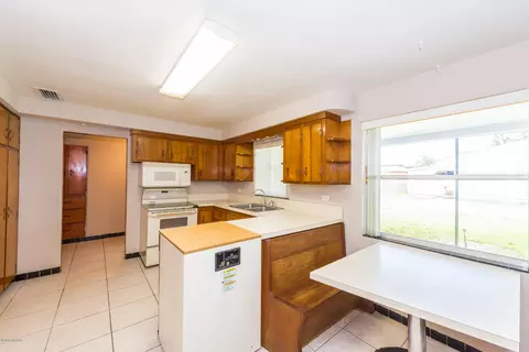 689 S Ridgewood Ave, Ormond Beach, FL 32174 photo 16