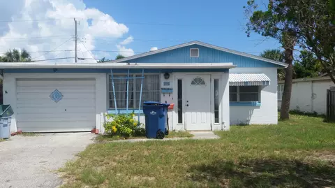 135 Laurie Dr, Ormond Beach, FL 32176 photo 1