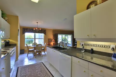 902 Woodstream Ln, Ormond Beach, FL 32174 photo 9