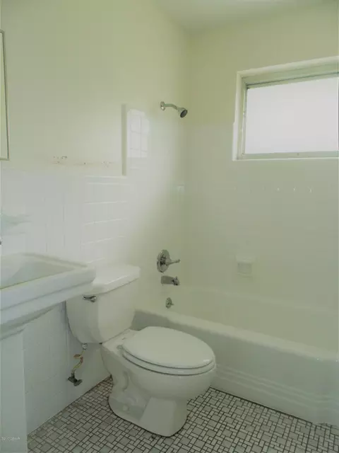 1711 Orange Tree Dr, Edgewater, FL 32132 photo 9