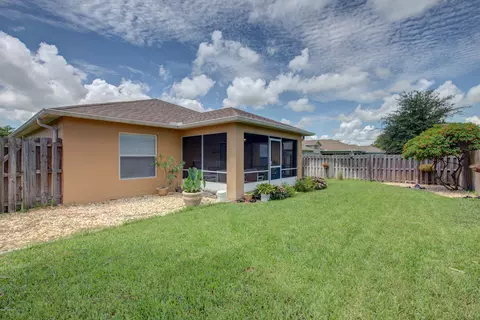 217 2 Oaks Dr, Edgewater, FL 32141 photo 5