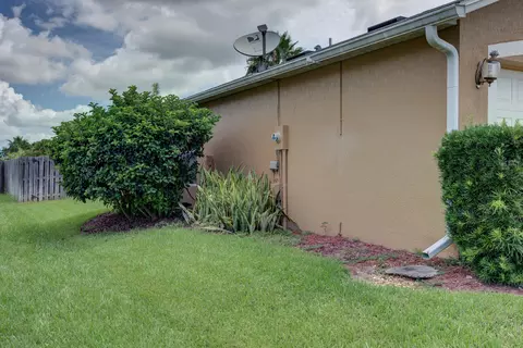 217 2 Oaks Dr, Edgewater, FL 32141 photo 22