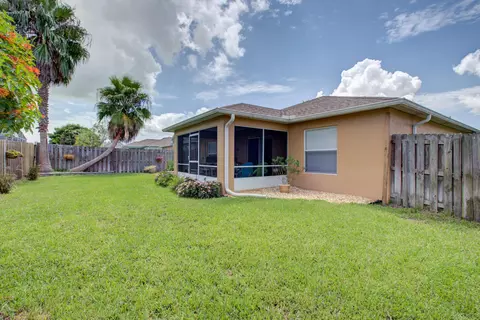 217 2 Oaks Dr, Edgewater, FL 32141 photo 4