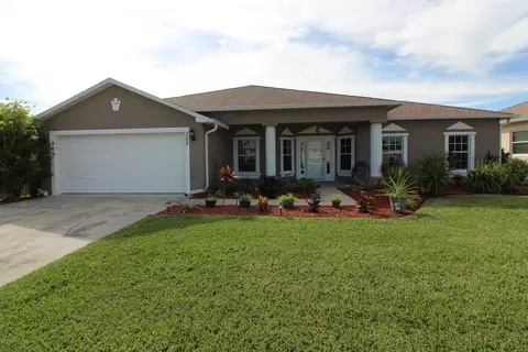 302 Mariners Gate Dr, Edgewater, FL 32141 photo 1