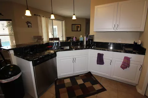 302 Mariners Gate Dr, Edgewater, FL 32141 photo 5
