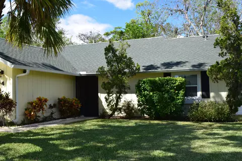 44 Lake Park Cir, Ormond Beach, FL 32174 photo 2
