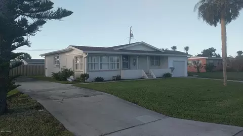 14 Briggs Dr, Ormond Beach, FL 32176 photo 2